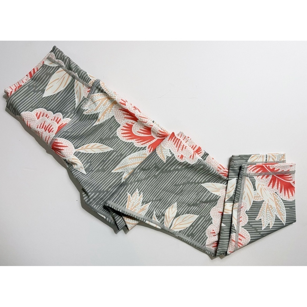 Aerie • Grey White Pink Floral Leafy Chill Play Move Leggings